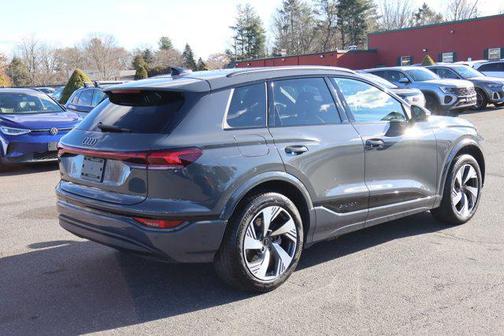 2025 Audi Q6 e-tron Premium Plus quattro