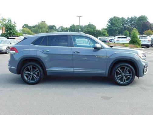 Photo 4 of 13 of 2021 Volkswagen Atlas Cross Sport 3.6L V6 SE w/Technology R-Line