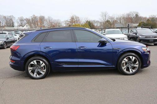 2021 Audi e-tron Premium