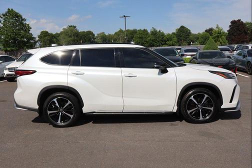 Wind Chill Pearl 2022 Toyota Highlander XSE