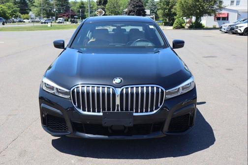 Black Sapphire Metallic 2021 BMW 750 i xDrive