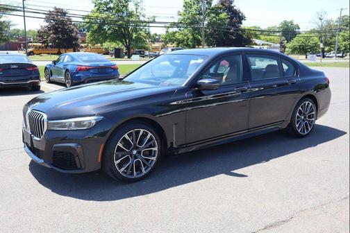 Black Sapphire Metallic 2021 BMW 750 i xDrive