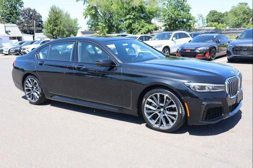 Black Sapphire Metallic 2021 BMW 750 i xDrive