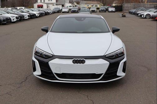 Suzuka Gray Metallic 2023 Audi e-tron GT Premium Plus quattro