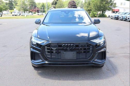 Mythos Black Metallic 2023 Audi Q8 55 Premium Plus