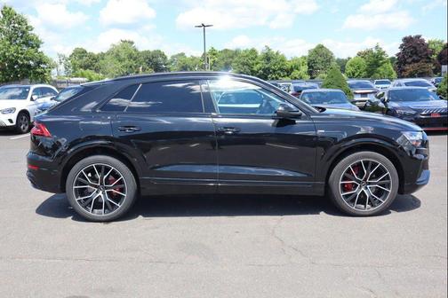 Mythos Black Metallic 2023 Audi Q8 55 Premium Plus