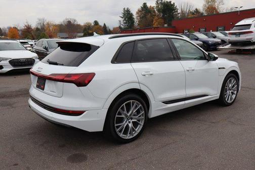 2021 Audi e-tron Prestige