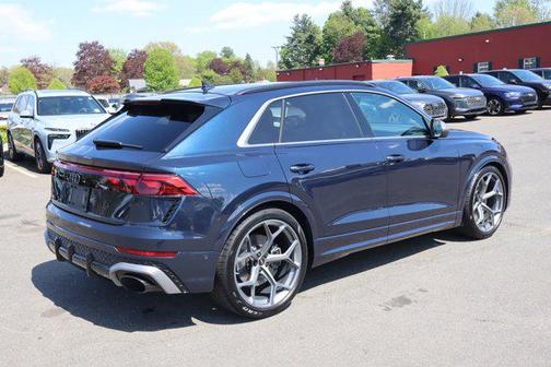 Waitomo Blue Metallic 2025 Audi RS Q8 4.0T