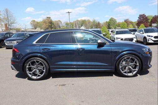 Waitomo Blue Metallic 2025 Audi RS Q8 4.0T