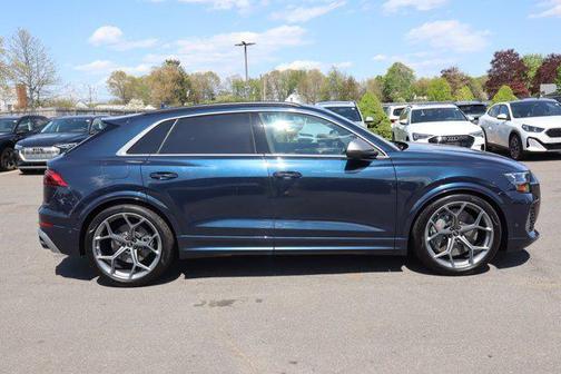 Waitomo Blue Metallic 2025 Audi RS Q8 4.0T