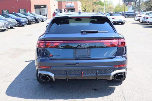 Waitomo Blue Metallic 2025 Audi RS Q8 4.0T