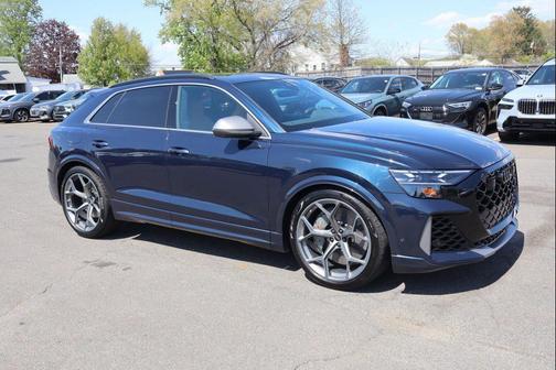 Waitomo Blue Metallic 2025 Audi RS Q8 4.0T