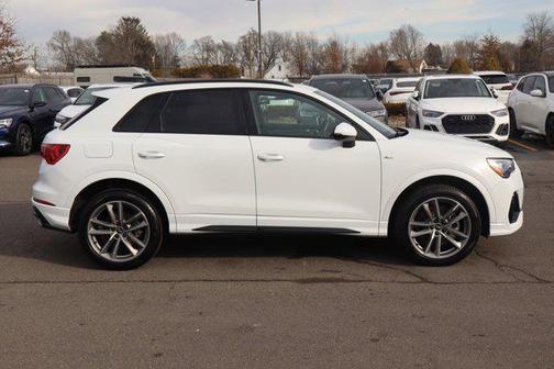 2022 Audi Q3 45 S line Premium