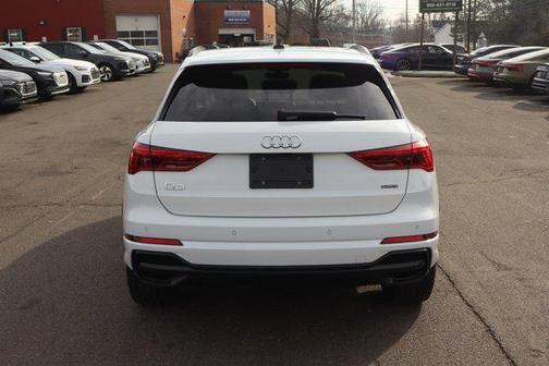 2022 Audi Q3 45 S line Premium