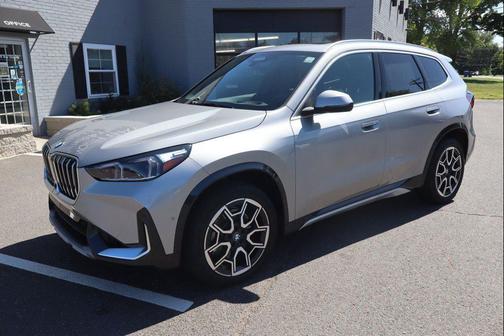 Space Silver Metallic 2026 BMW X1 xDrive28i