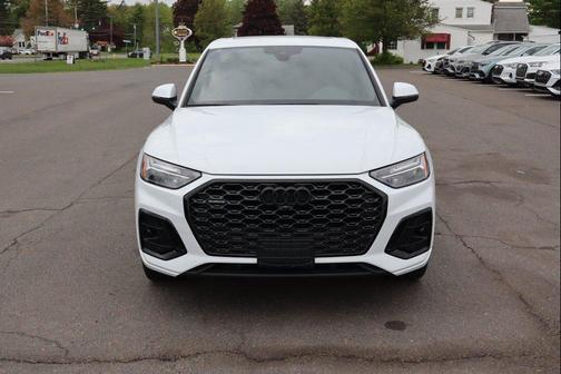 Glacier White Metallic 2022 Audi Q5 45 S line Premium Plus