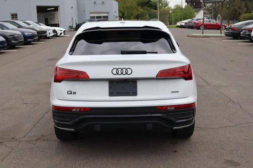 Glacier White Metallic 2022 Audi Q5 45 S line Premium Plus