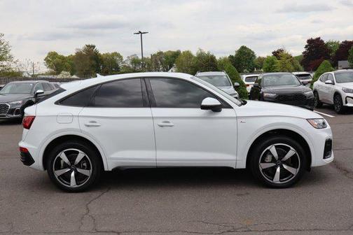 Glacier White Metallic 2022 Audi Q5 45 S line Premium Plus