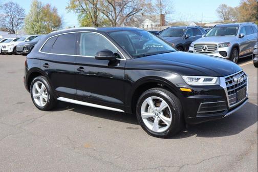 Mythos Black Metallic 2020 Audi Q5 45 Premium Plus