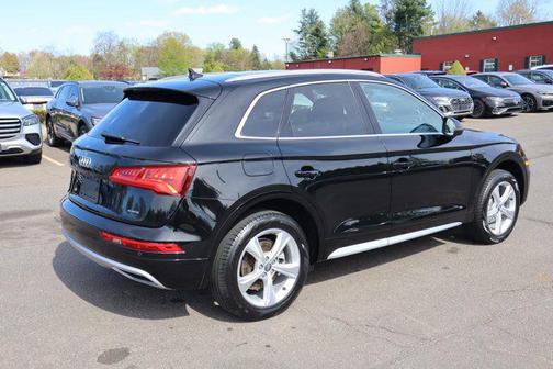 Mythos Black Metallic 2020 Audi Q5 45 Premium Plus