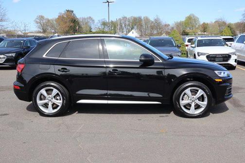 Mythos Black Metallic 2020 Audi Q5 45 Premium Plus