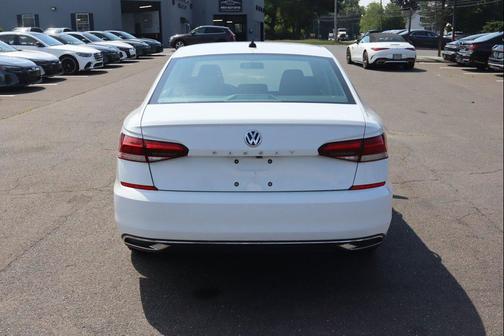 Pure White 2021 Volkswagen Passat 2.0T S
