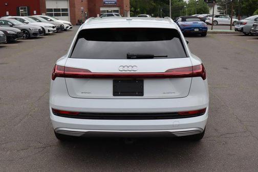 2021 Audi e-tron Premium Plus