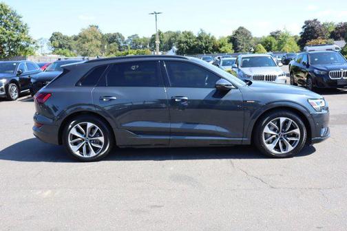 2021 Audi e-tron Premium Plus