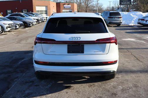 2021 Audi e-tron Premium