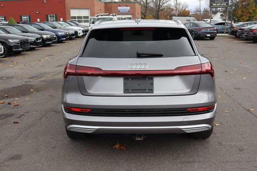 2021 Audi e-tron Premium