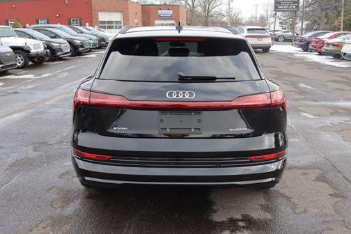 2021 Audi e-tron Premium