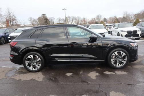 2021 Audi e-tron Premium