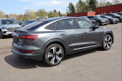 Daytona Gray Pearl Effect 2021 Audi e-tron Sportback Prestige