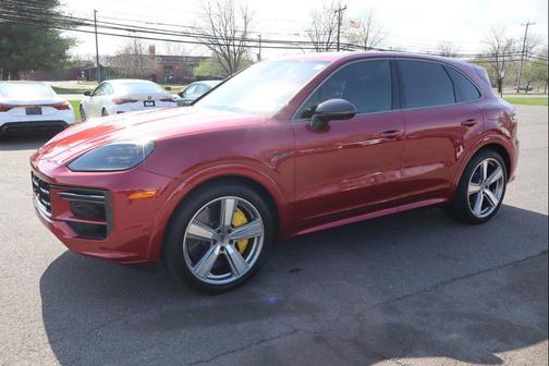 Paint to Sample 2025 Porsche Cayenne Cayenne Turbo E-Hybrid