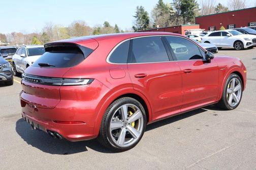 Paint to Sample 2025 Porsche Cayenne Cayenne Turbo E-Hybrid