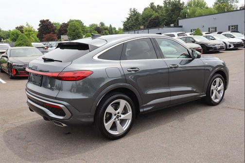 Daytona Gray Pearl Effect 2025 Audi Q5 Prestige TFSI quattro S tronic
