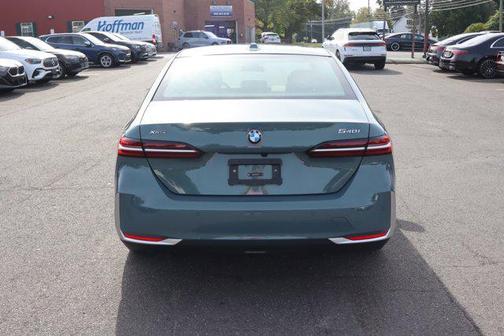 2025 BMW 540 i xDrive