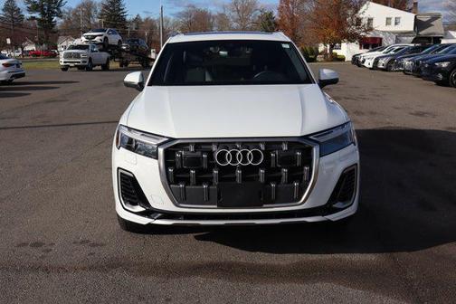 2025 Audi Q7 55 Premium Plus