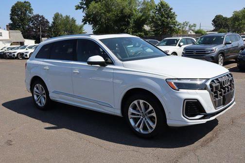 2025 Audi Q7 55 Premium Plus