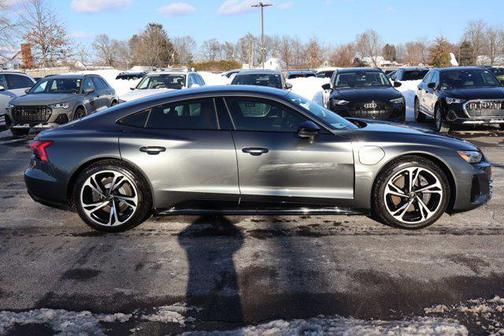 2022 Audi e-tron GT Premium Plus