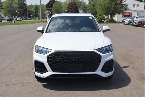Glacier White Metallic 2024 Audi Q5 55 S line Premium Plus