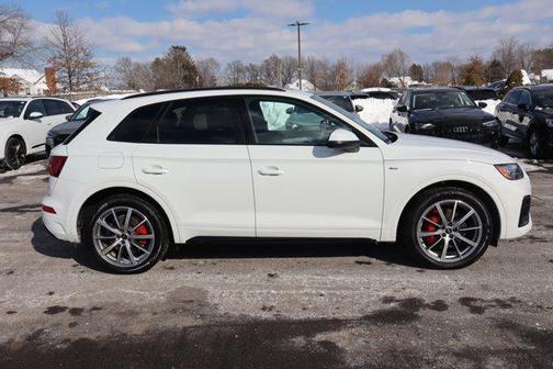 Glacier White Metallic 2024 Audi Q5 55 S line Premium Plus