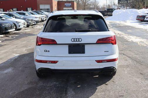 Glacier White Metallic 2024 Audi Q5 55 S line Premium Plus