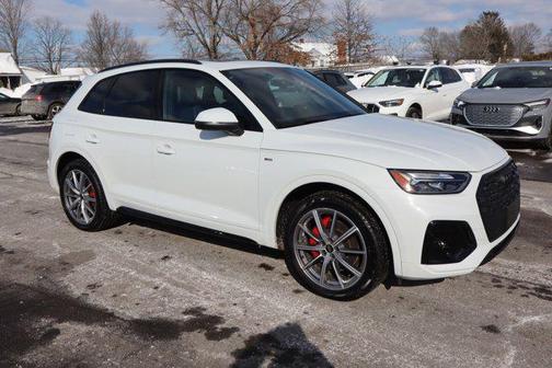 Glacier White Metallic 2024 Audi Q5 55 S line Premium Plus