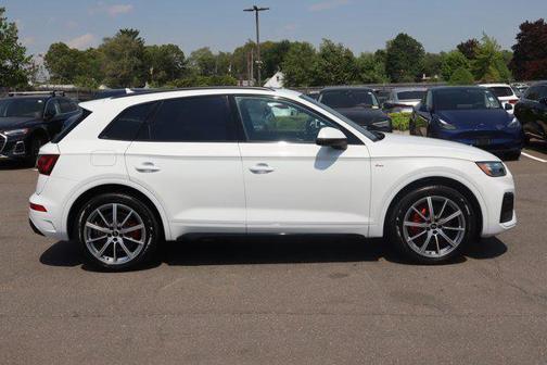 Glacier White Metallic 2024 Audi Q5 55 S line Premium Plus