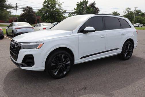 2025 Audi Q7 55 Premium Plus