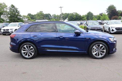 2021 Audi e-tron Premium Plus