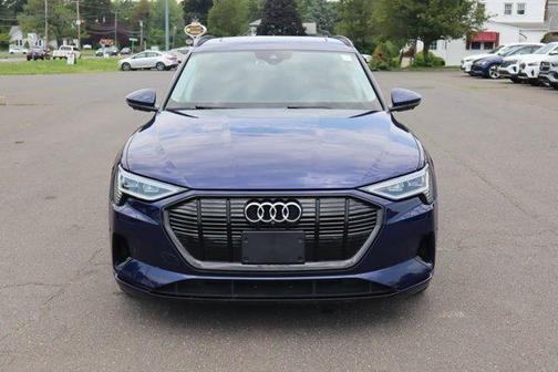 2021 Audi e-tron Premium Plus