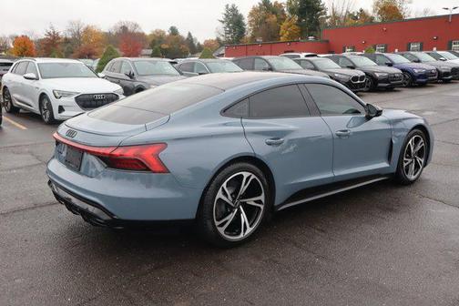 2023 Audi e-tron GT Premium Plus quattro