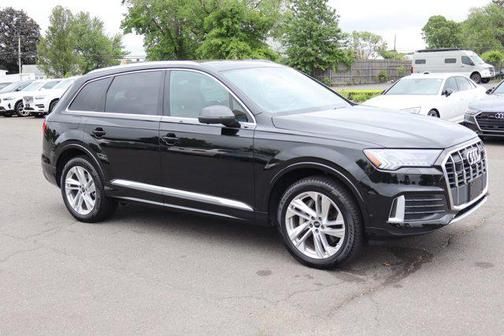 2024 Audi Q7 45 Premium Plus